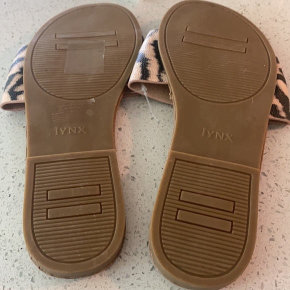 New sandal slides! 🐅 - Picture 5 of 7